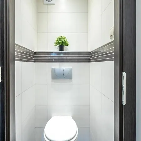 Cozy Quiet With A Balcony