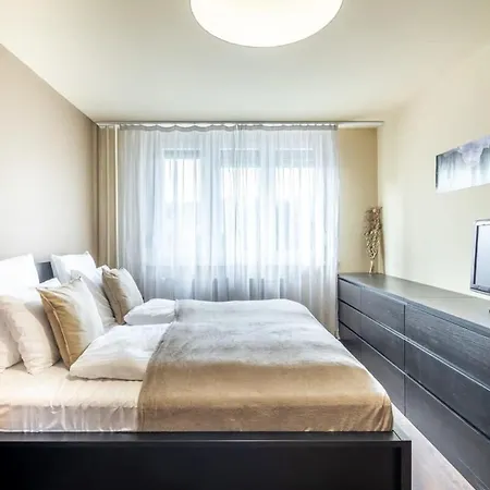 Cozy Quiet With A Balcony * בודפשט