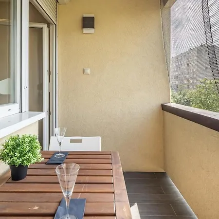 Διαμέρισμα Cozy Quiet With A Balcony *