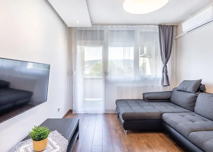 Cozy Quiet With A Balcony Apartmán *
