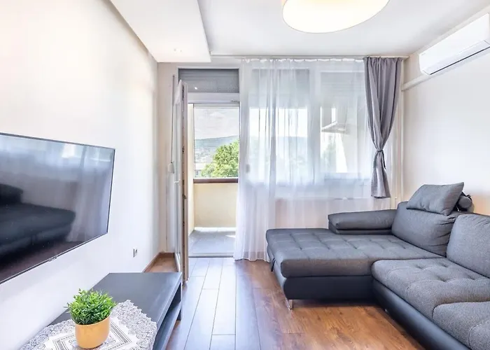 Cozy Quiet With A Balcony Appartement Budapest