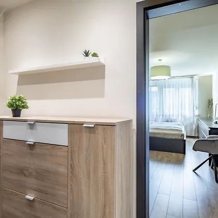 Cozy Quiet With A Balcony شقة