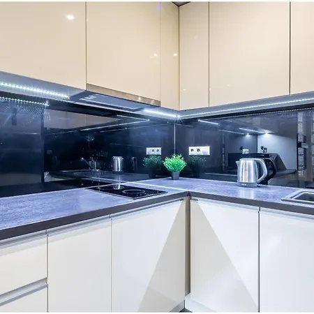 Cozy Quiet With A Balcony شقة