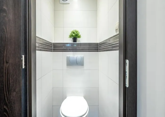 Cozy Quiet With A Balcony